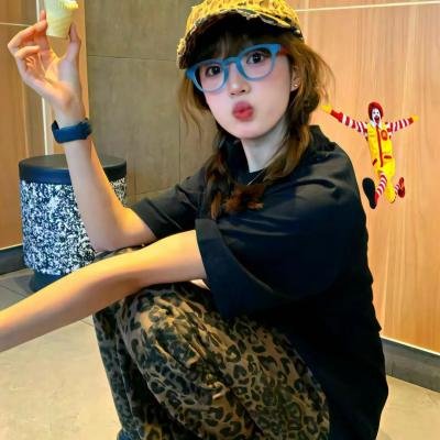 罗马妖后海报